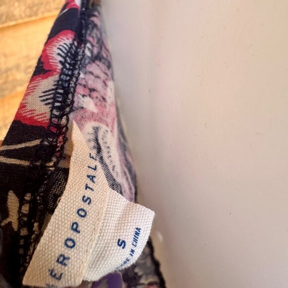 Aeropostale Womens Navy Blue Floral Romper With Adjustable Straps & Elastic Wais - Picture 2 of 8